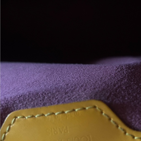 Louis Vuitto Epi Gobelins Backpack custom, painted with generic straps - Picture 12 of 17